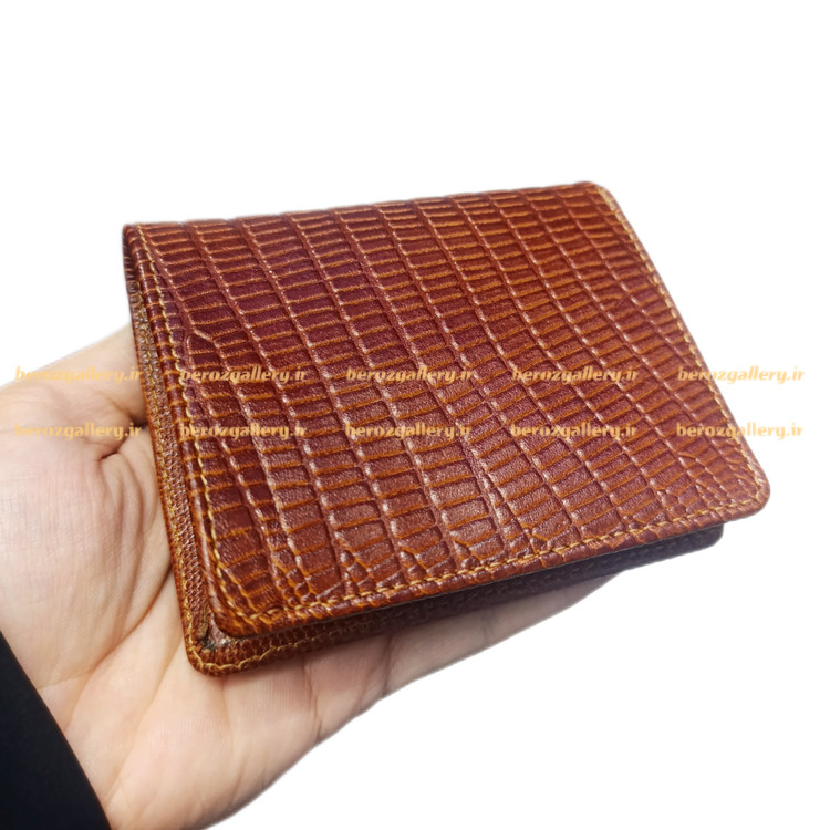 کیف پول چرم طبیعی جعبه دار مناسب هدیه زنانه و مردانه کد ۱۱۴